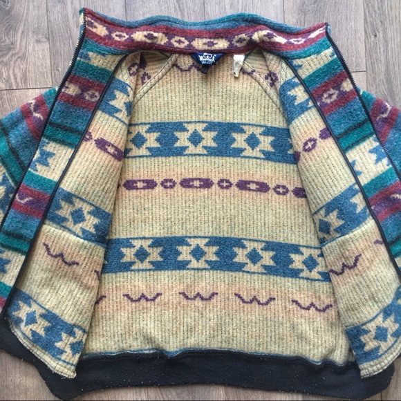 **SOLD** Vintage Woolrich Aztec Wool Bomber Jacket - Picture 5 of 8